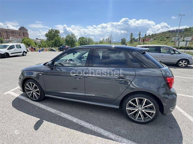 Usado Audi A1 Sportback 90 CV (66 kW) 2015 Gris / plata Utilitario