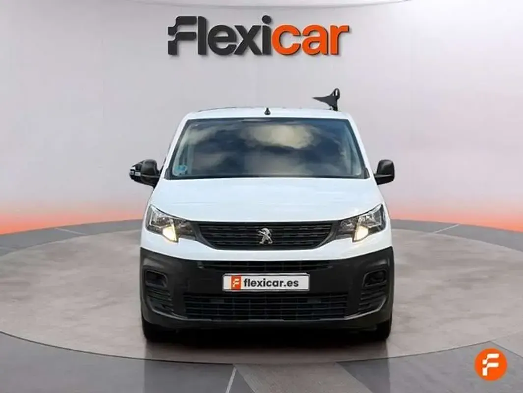 Usado Peugeot Partner 102 CV (75 kW) 2021 Blanco Monovolumen