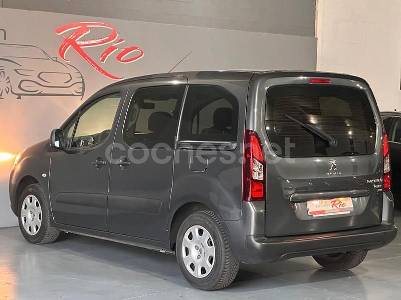 Usado Peugeot Partner Tepee Active 92 CV (67 kW) 2014 Marrón Monovolumen