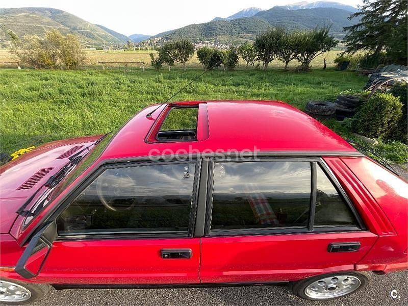 Usado Lancia Delta 140 CV (102 kW) 1990 Rojo Utilitario