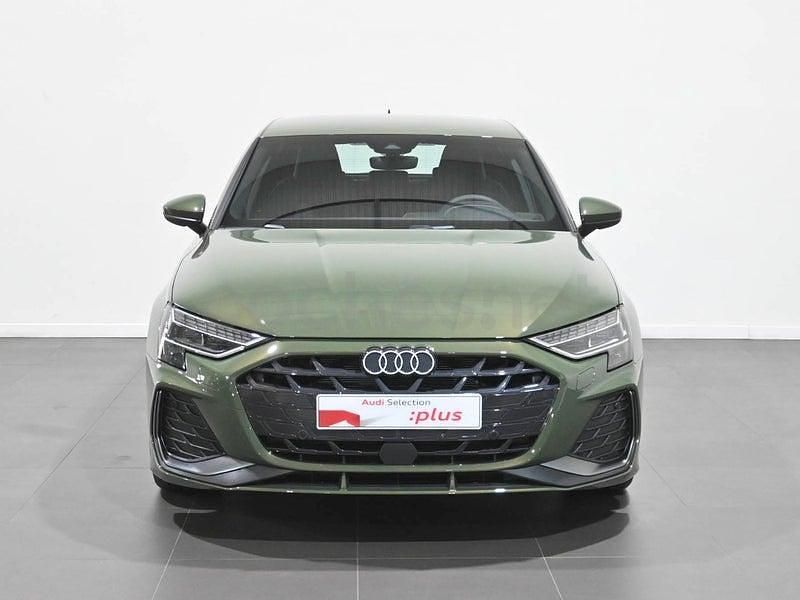 Usado Audi A3 S-Line 150 CV (110 kW) 2025 Verde Berlina