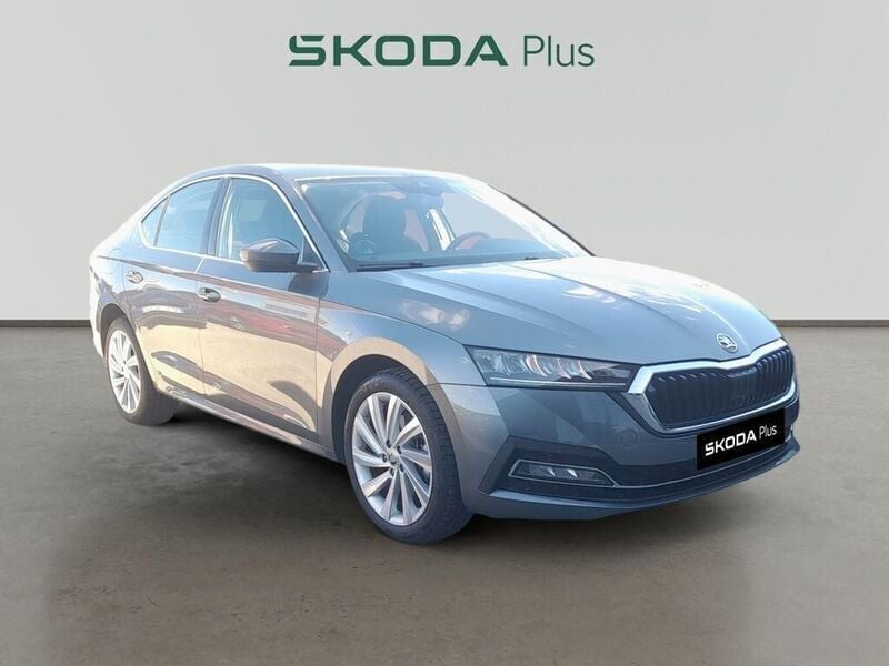 Gris Usado 2024 Skoda Octavia Selection Berlina | 28.290 € (Precio justo) - Imagen 1/4