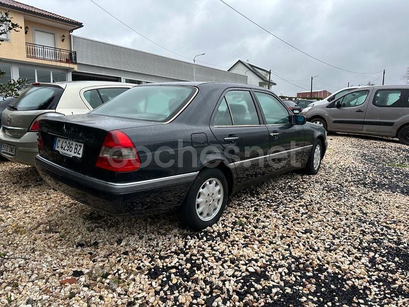 Usado Mercedes C220 Elegance 95 CV (69 kW) 1995 Negro Berlina