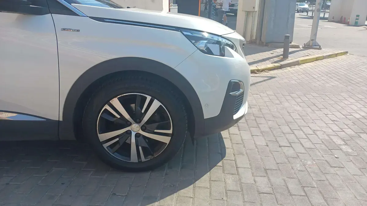 Usado Peugeot 3008 Active 120 CV (88 kW) 2017 Blanco SUV