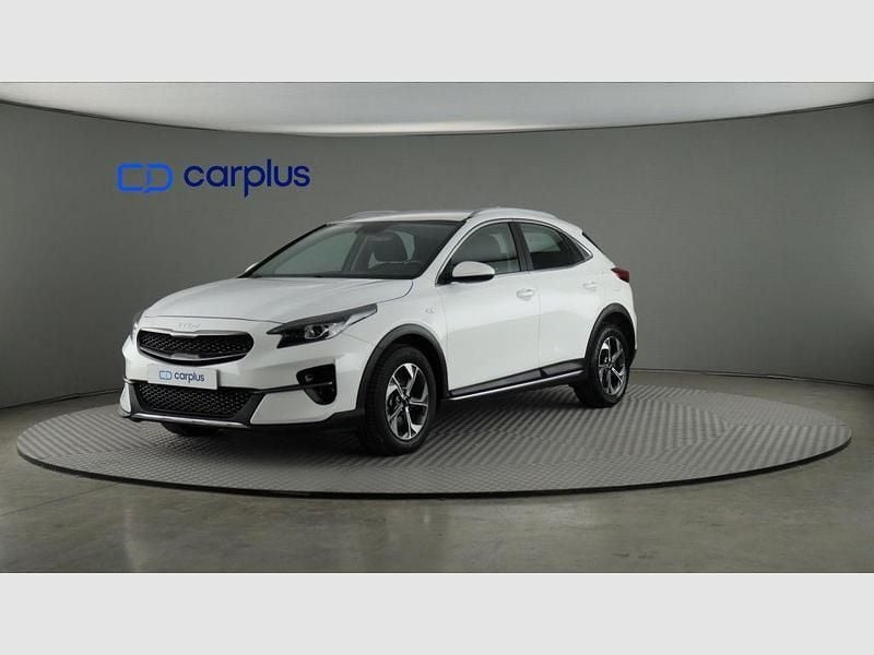 Deluxe white (perlado) Usado 2022 Kia XCeed SUV | 18.790 € (Caro) - Imagen 1/4