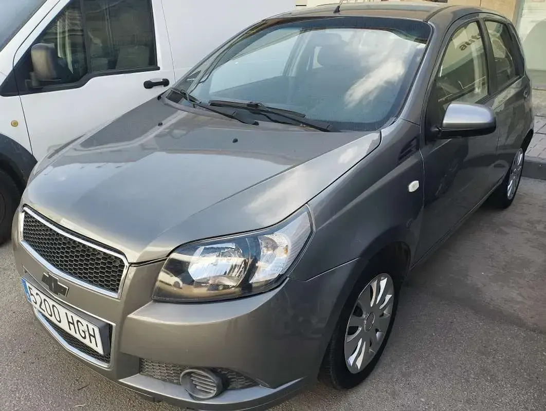 Usado Chevrolet Aveo LT 86 CV (63 kW) 2011 Gris Utilitario