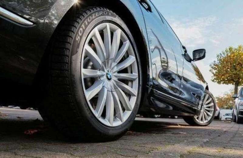 Usado BMW 750 449 CV (330 kW) 2017 Negro Berlina
