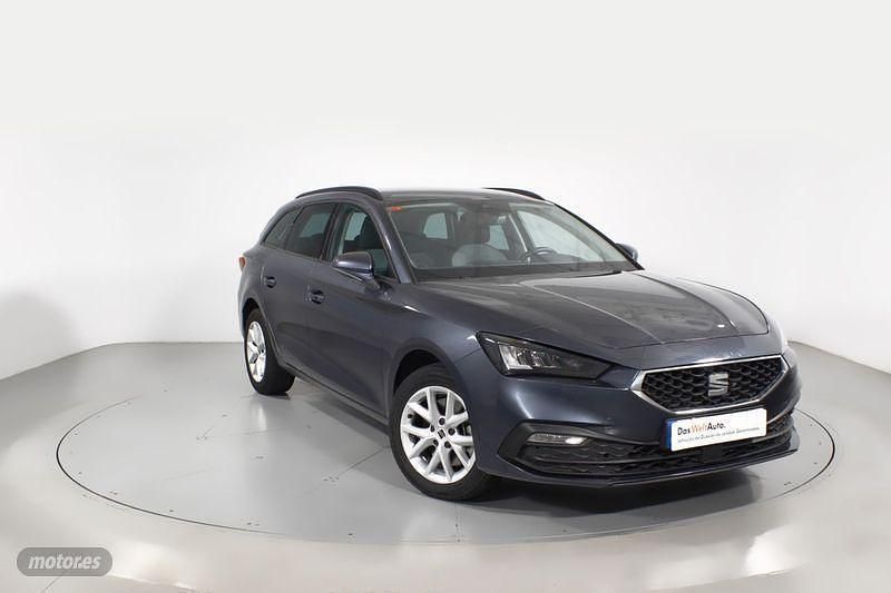 Gris Usado 2021 Seat Leon Style Berlina | 18.600 € (Buen precio) - Imagen 1/4