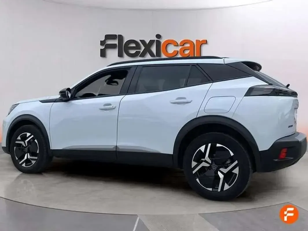 Usado Peugeot 2008 Allure 102 HP (75 kW) 2024 Branco SUV
