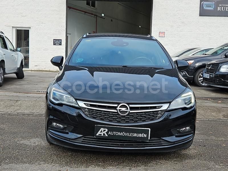 Usado Opel Astra Dynamic 110 CV (80 kW) 2018 Negro Familiar