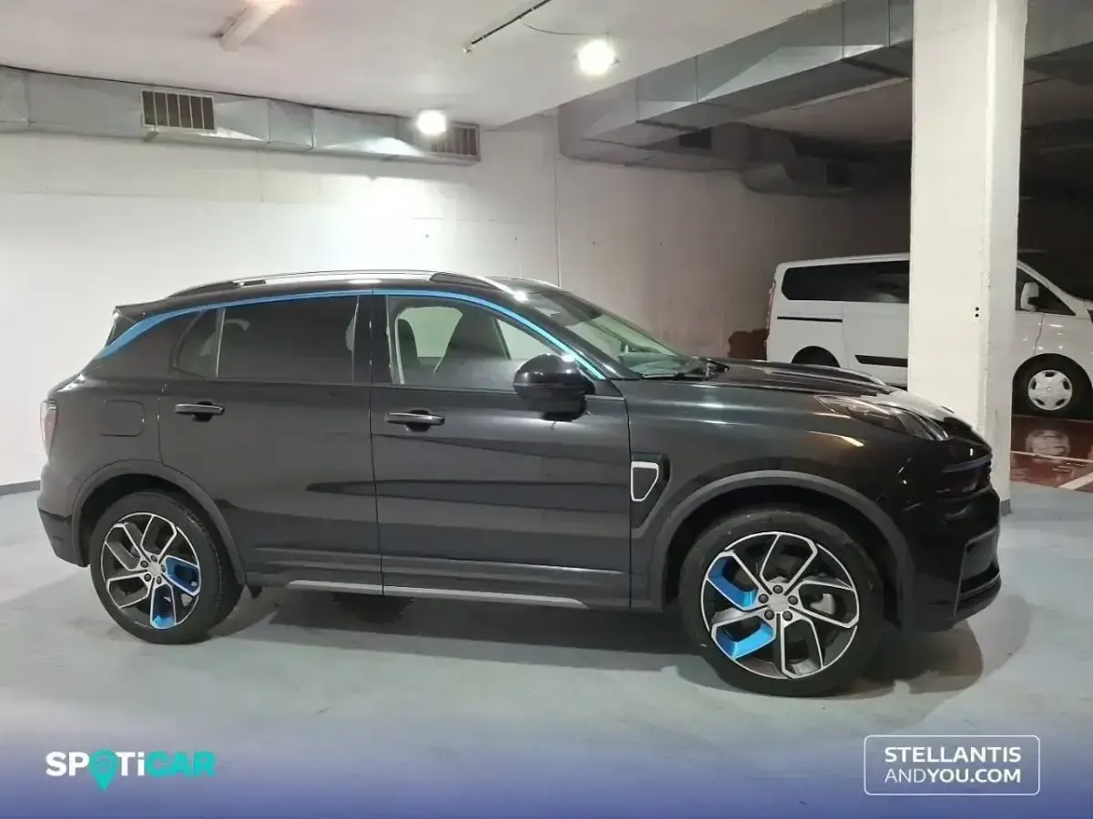 Usado Lynk & Co 01 261 CV (191 kW) 2023 Negro SUV