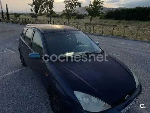 Używany Ford Focus Ambiente 75 KM (55 kW) 2003 Niebieski Sedan/Limuzyna