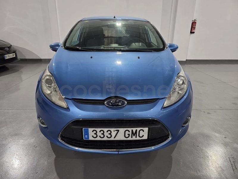 Usado Ford Fiesta Ghia 96 CV (70 kW) 2009 Azul Berlina