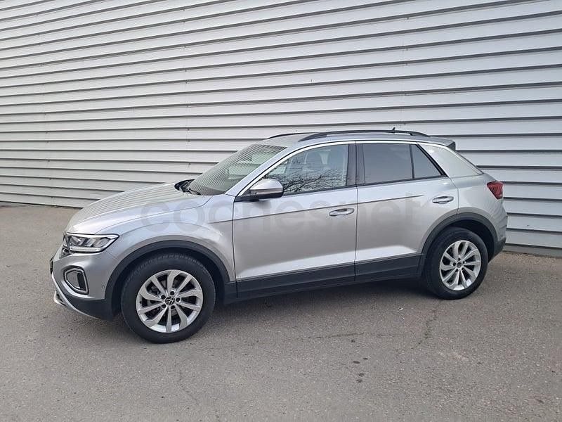 Usado VW T-Roc Life 110 CV (80 kW) 2022 Gris / plata SUV