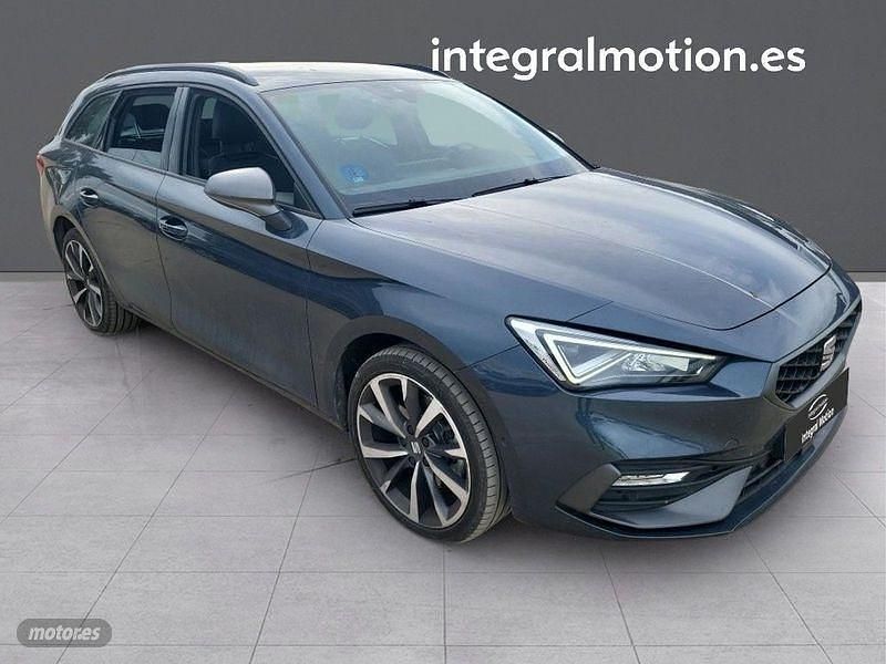 Usado Seat Leon FR 204 CV (150 kW) 2021 Gris Familiar