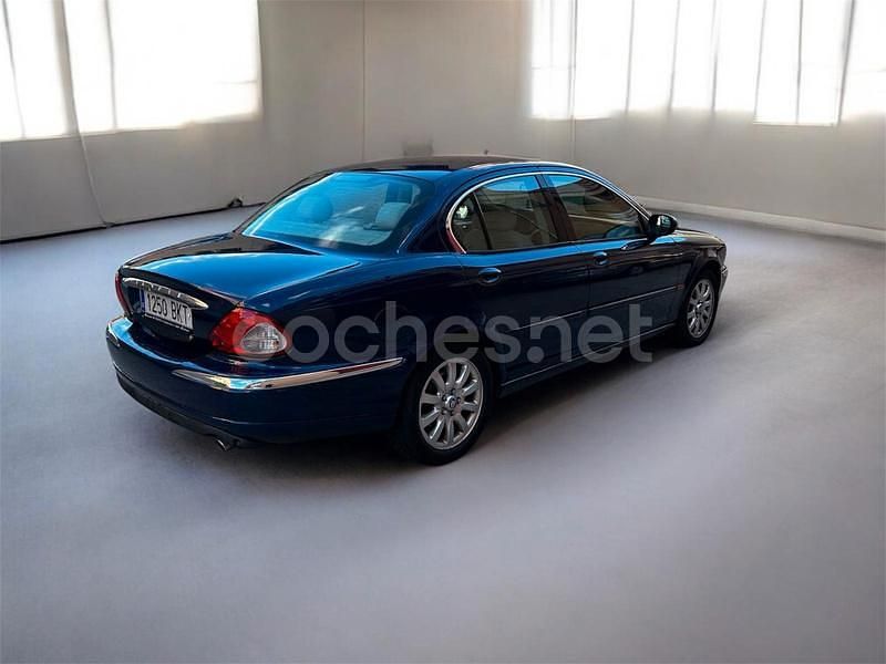 Usado Jaguar X-type 196 CV (144 kW) 2001 Azul Berlina
