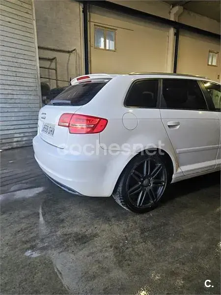 Usado Audi A3 Sportback Attraction 140 CV (102 kW) 2010 Blanco Utilitario