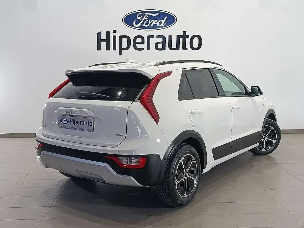 Usado Kia Niro 141 CV (103 kW) 2022 Blanco SUV