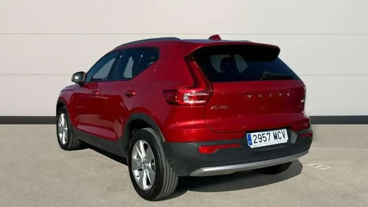 Usado Volvo XC40 Core 163 CV (119 kW) 2022 Rojo SUV