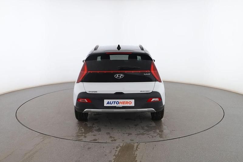 Usado Hyundai Bayon Style 120 CV (88 kW) 2021 Blanco SUV