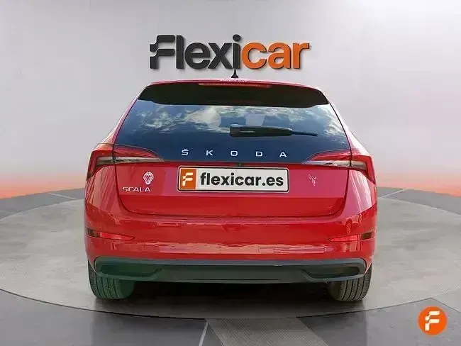 Usado Skoda Scala Ambition 150 CV (110 kW) 2019 Rojo Utilitario