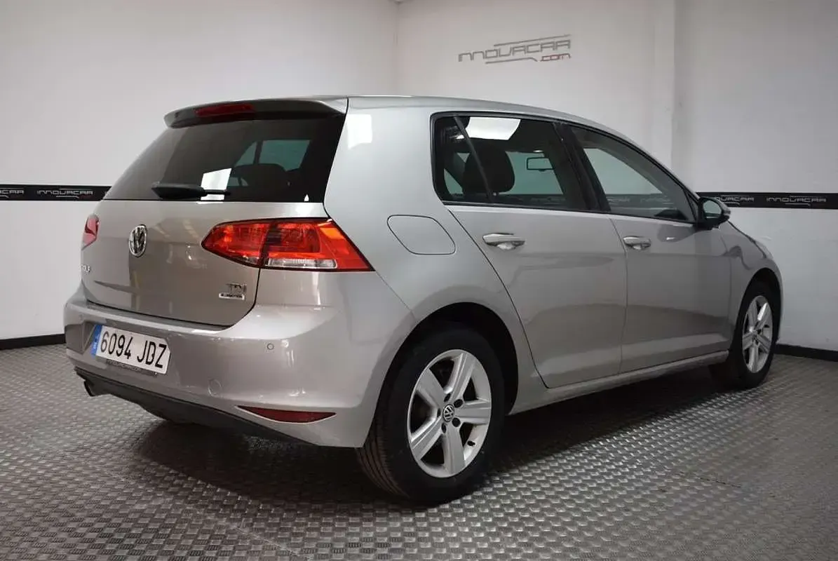 Usado VW Golf VII Advance 105 CV (77 kW) 2015 Gris Utilitario