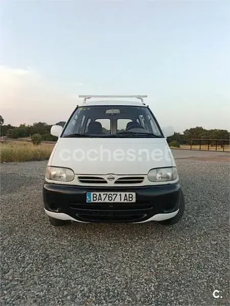 Usado Nissan Cargo 75 CV (55 kW) 1999 Blanco Familiar