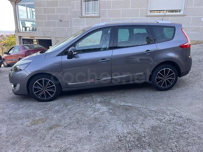 Usado Renault Grand Scénic III Bose Edition 130 CV (95 kW) 2013 Gris / plata Monovolumen