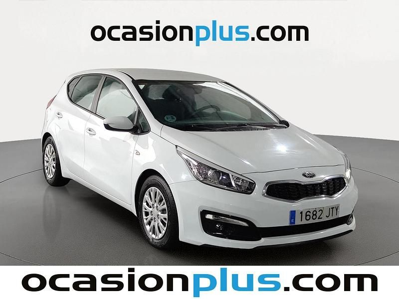 Usado Kia Ceed GT 90 HP (66 kW) 2016 Branco Citadino