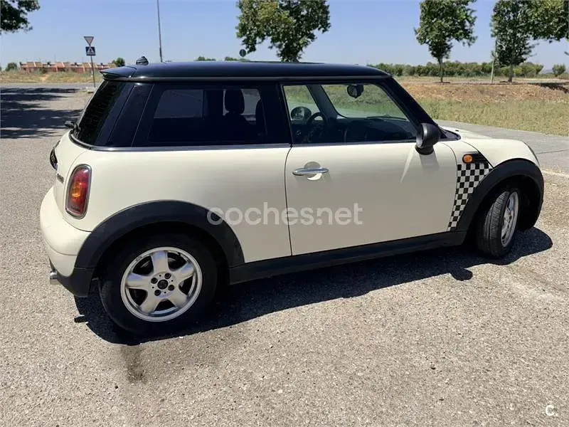 Usado Mini Cooper 116 CV (85 kW) 2007 Blanco Utilitario
