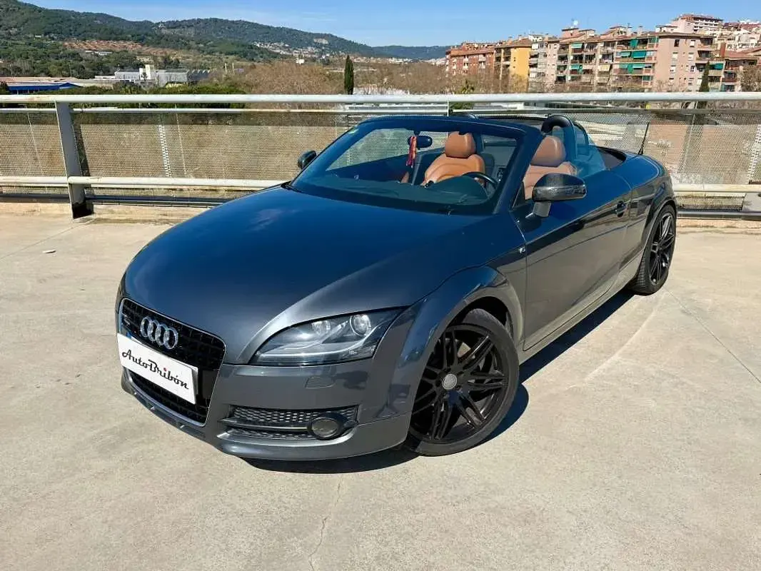 Usado Audi TT 250 CV (183 kW) 2007 Gris Coupe