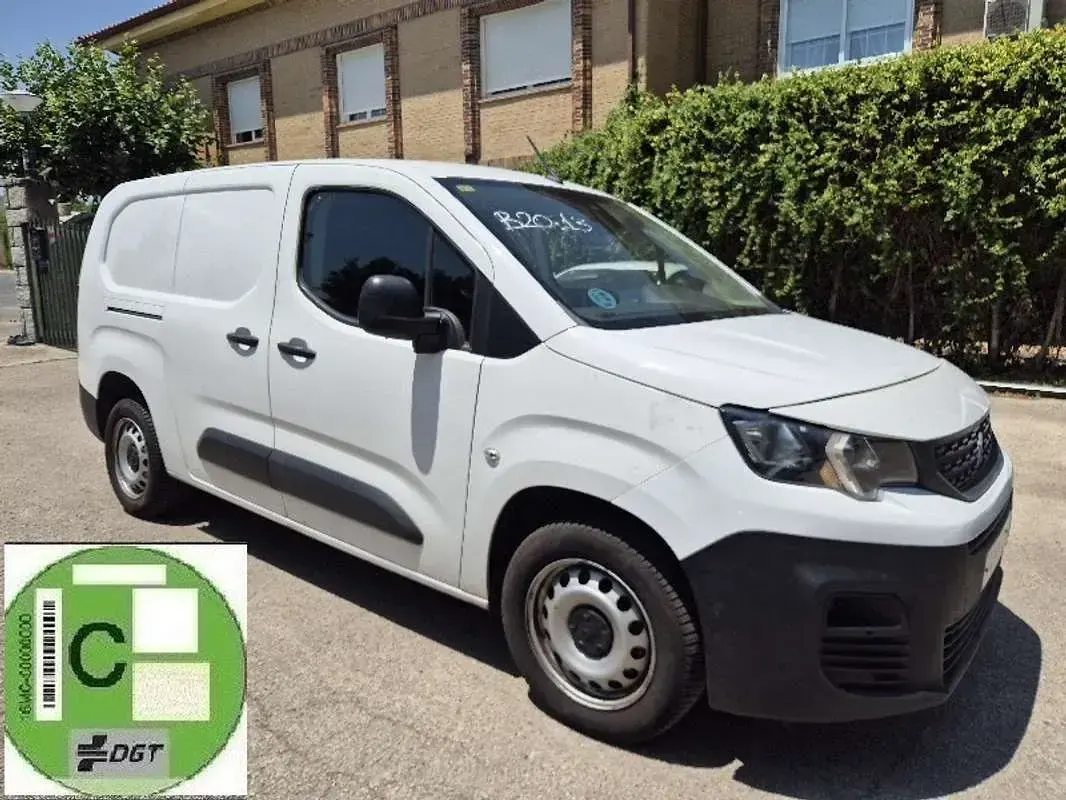 Usado Peugeot Partner Premium 102 CV (75 kW) 2020 Blanco Monovolumen