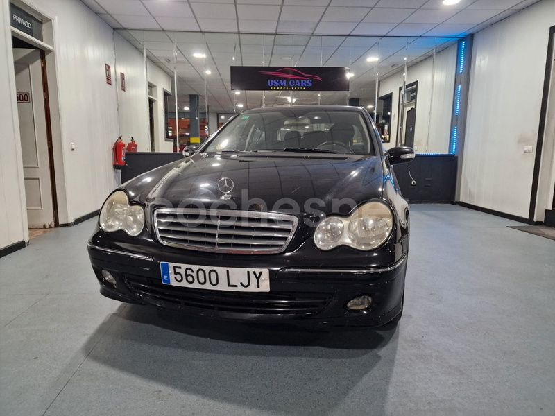Negro Usado 2006 Mercedes C220 Elegance Berlina | 5950 € (Buen precio) - Imagen 1/4