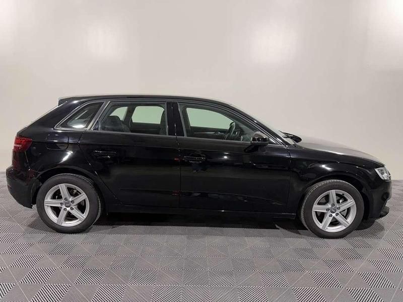 Usado Audi A3 Sportback 116 CV (85 kW) 2018 Negro Utilitario