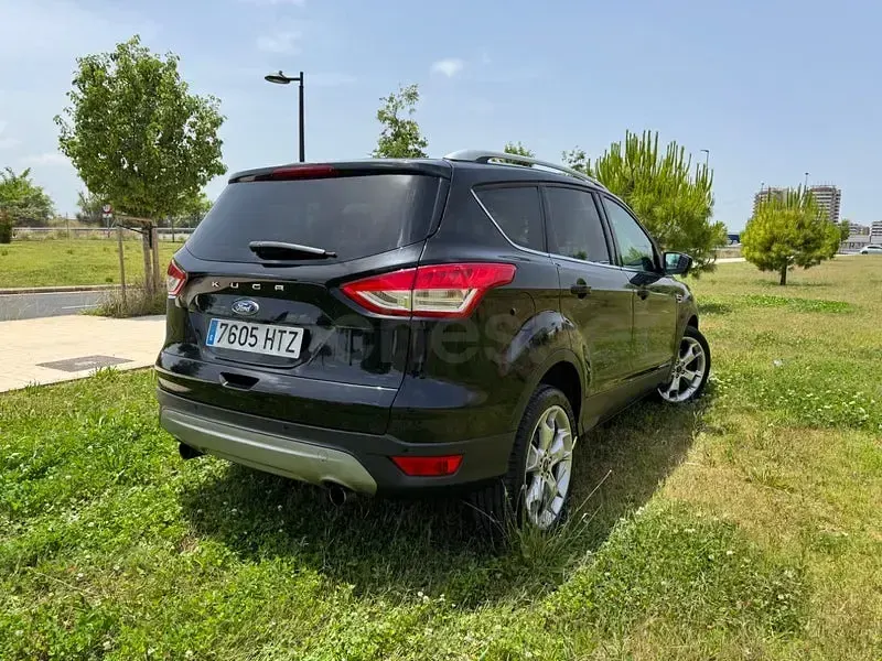 Usado Ford Kuga Titanium S 163 CV (119 kW) 2014 Negro SUV