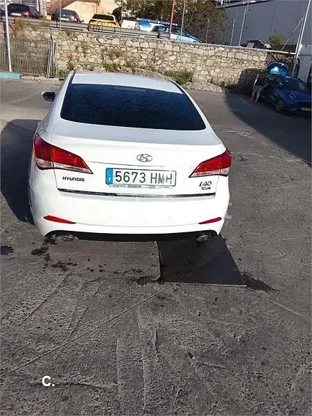 Usado Hyundai i40 115 CV (84 kW) 2012 Blanco Berlina