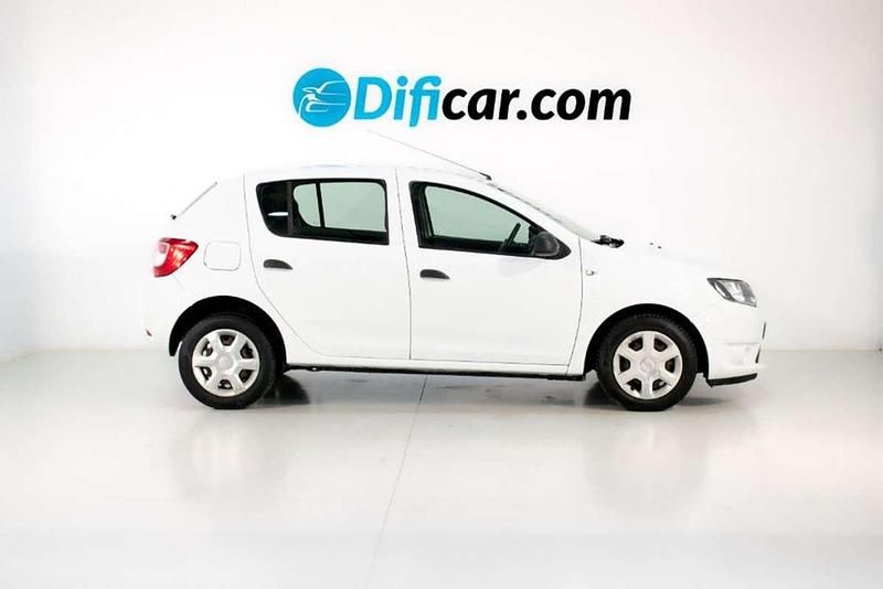 Usado Dacia Sandero 76 CV (55 kW) 2013 Blanco Utilitario