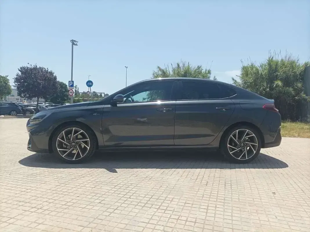 Usado Hyundai i30 N Line 160 CV (117 kW) 2021 Negro Utilitario