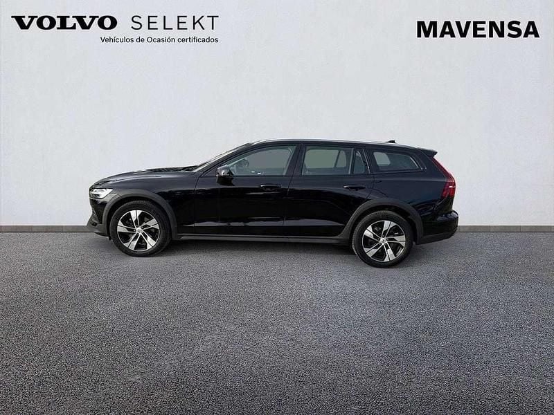 Usado Volvo V60 CC Core 197 CV (144 kW) 2023 Negro Familiar