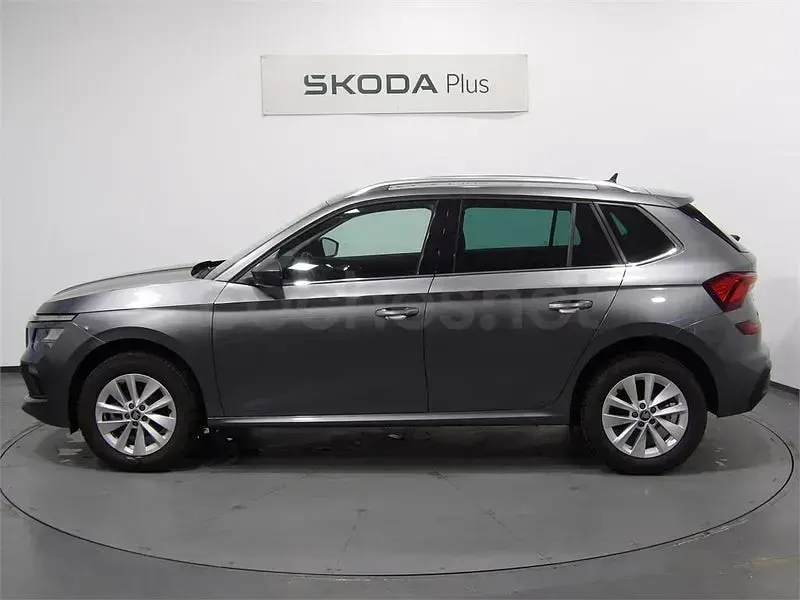 Usado Skoda Kamiq Selection 115 CV (84 kW) 2025 Gris SUV