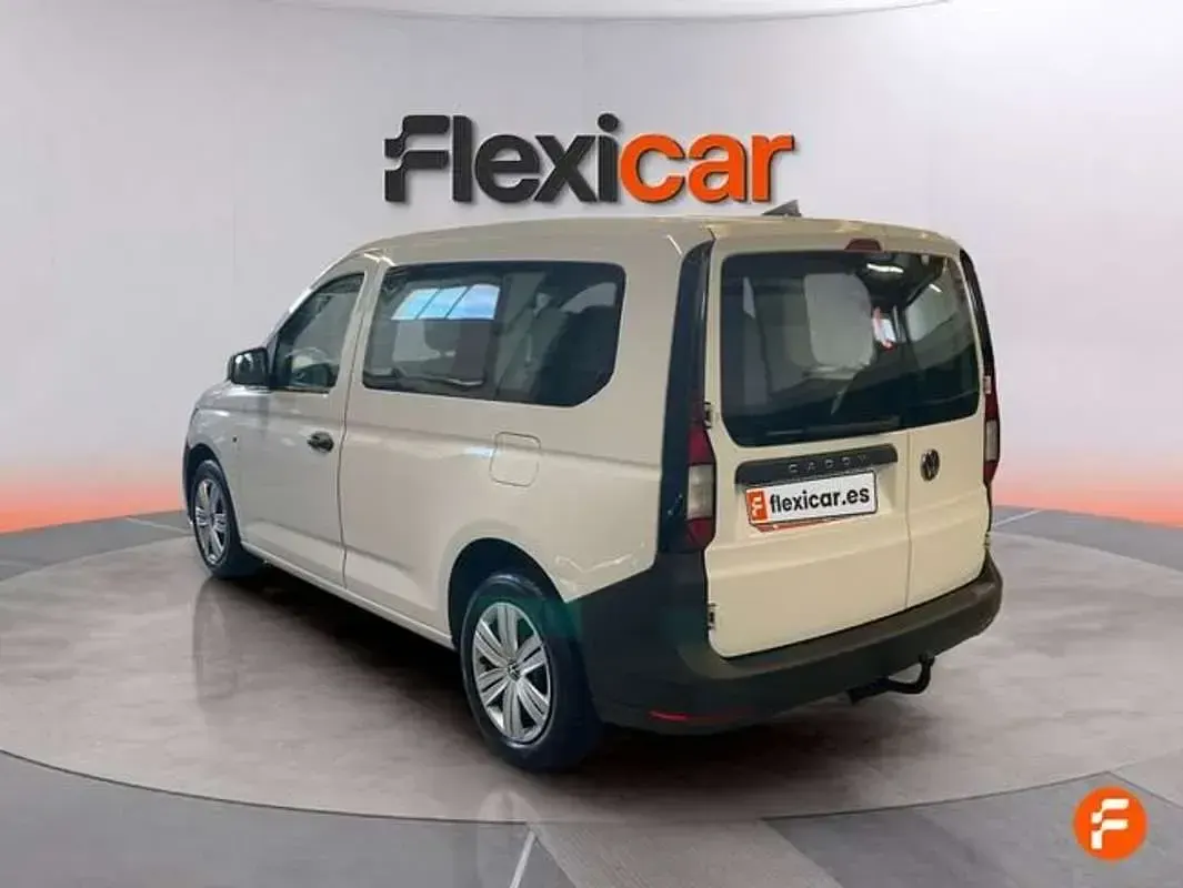 Usado VW Caddy 102 CV (75 kW) 2023 Blanco Monovolumen