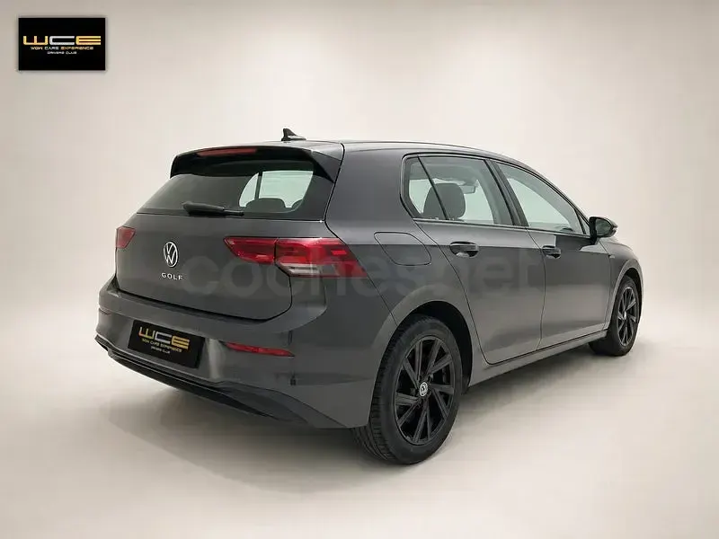 Usado VW Golf VIII 116 CV (85 kW) 2023 Gris / plata Berlina
