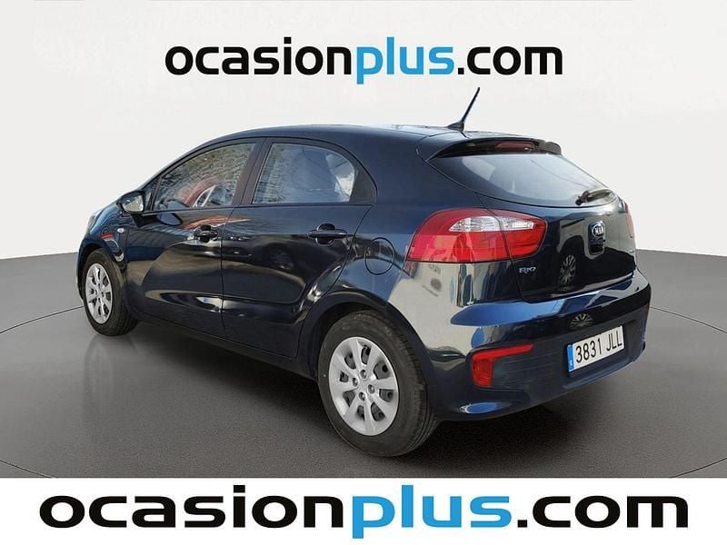 Usado Kia Rio 75 CV (55 kW) 2016 Gris Utilitario