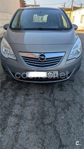Usado Opel Meriva Cosmo 110 CV (80 kW) 2010 Beige Monovolumen