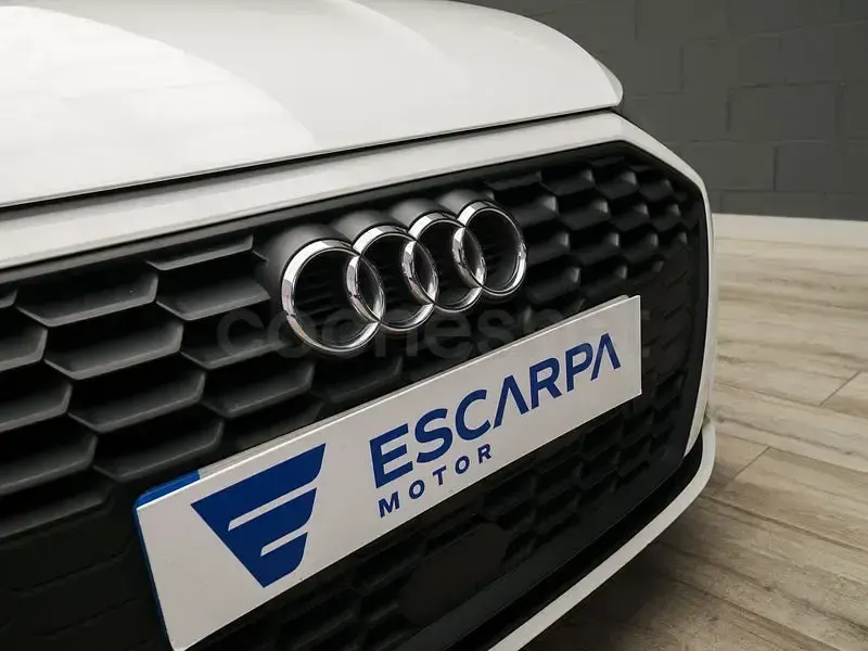 Usado Audi A3 110 CV (80 kW) 2021 Blanco Berlina