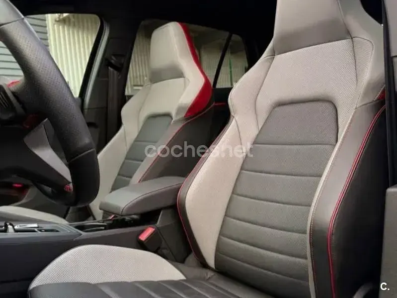 Usado VW Golf VII GTI Clubsport 301 CV (221 kW) 2021 Rojo Utilitario