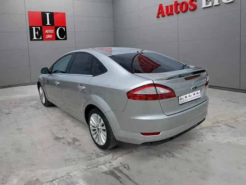 Usado Ford Mondeo 125 CV (91 kW) 2009 Gris / plata Berlina