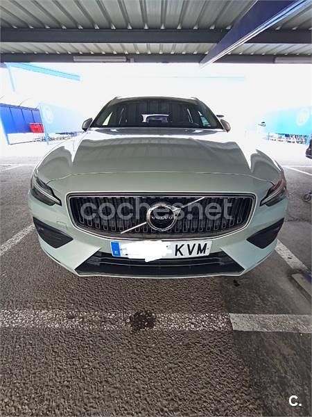 Beige Usado 2019 Volvo V60 Momentum Familiar | 19.890 € (Un poco caro) - Imagen 1/4