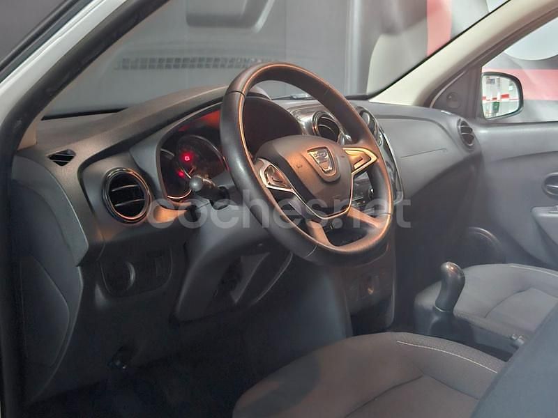 Usado Dacia Sandero Ambiance 73 CV (53 kW) 2018 Blanco Utilitario