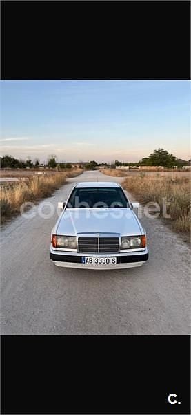Usado Mercedes E300 136 CV (100 kW) 1993 Blanco Berlina
